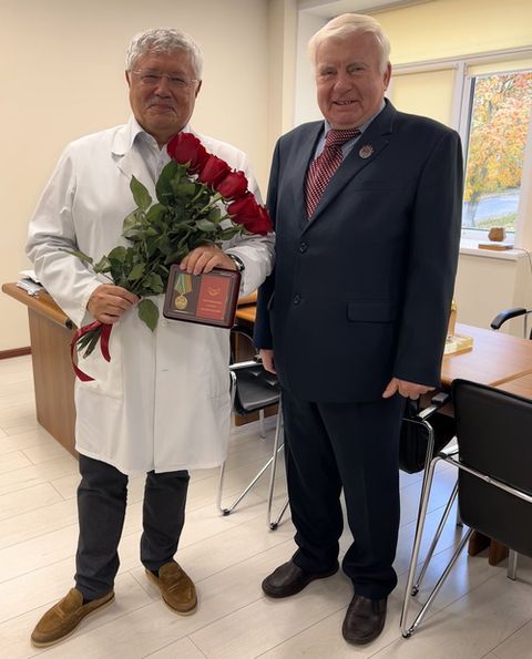 Главному врачу ГБУЗ ПООБ вручена медаль «За содействие СВО»